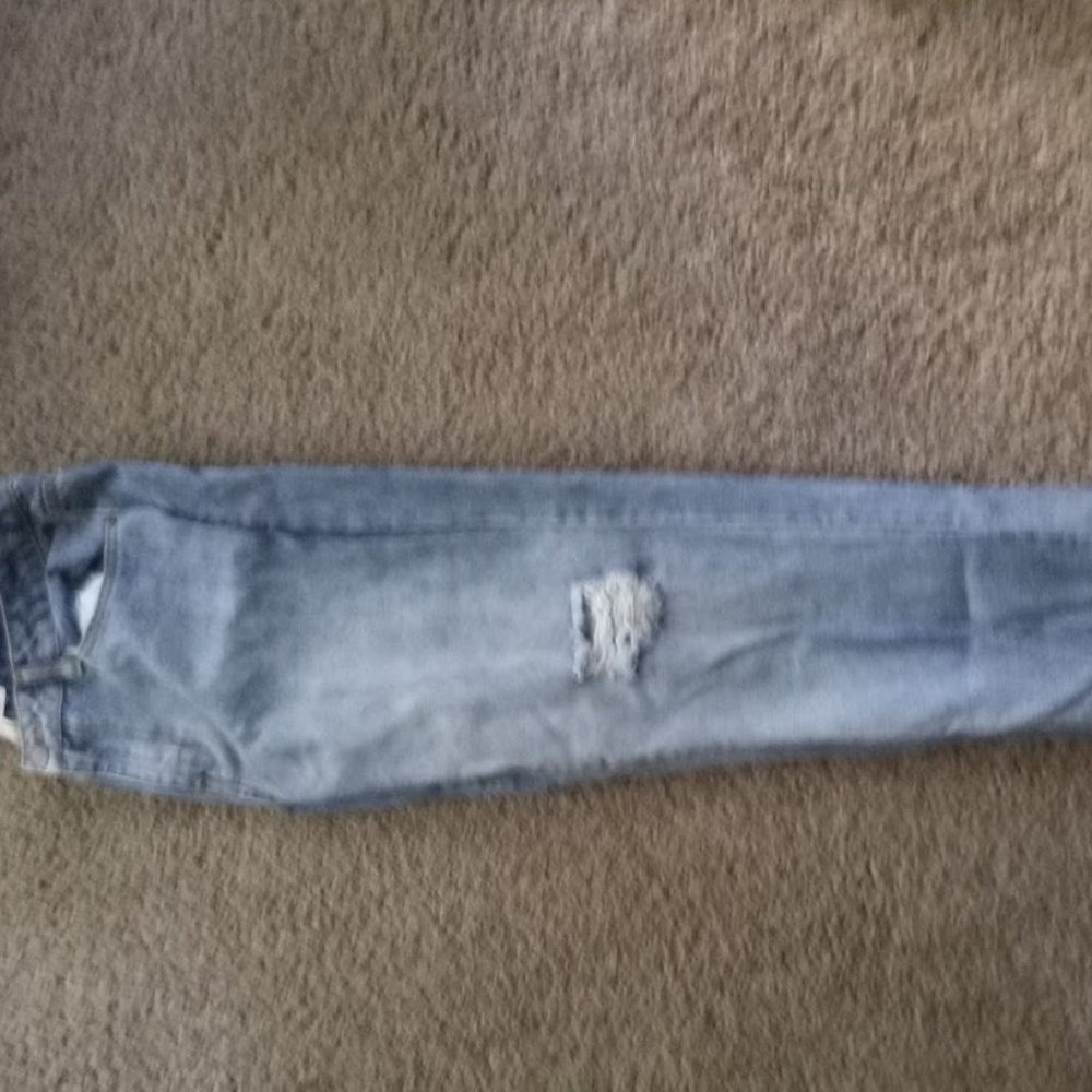 Distressed Jeans Light Colored - Picture 4 of 5